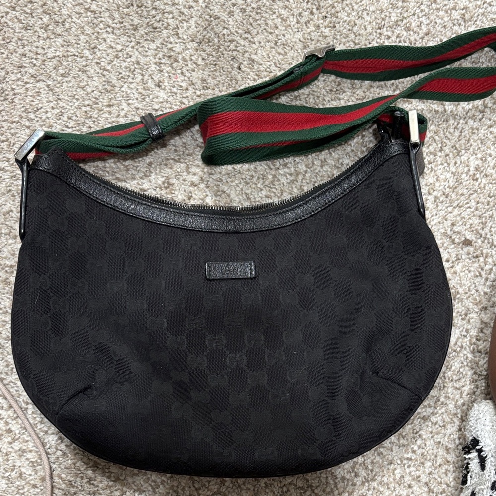 Gucci Black Shoulder Bag with Green and Red Strap